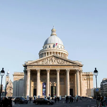 Magnifique Appt Avec 2 Salons- 1bd-6p - Notre-dame